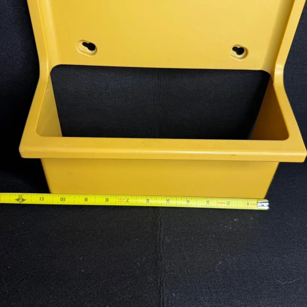 Rubbermaid vintage 1981